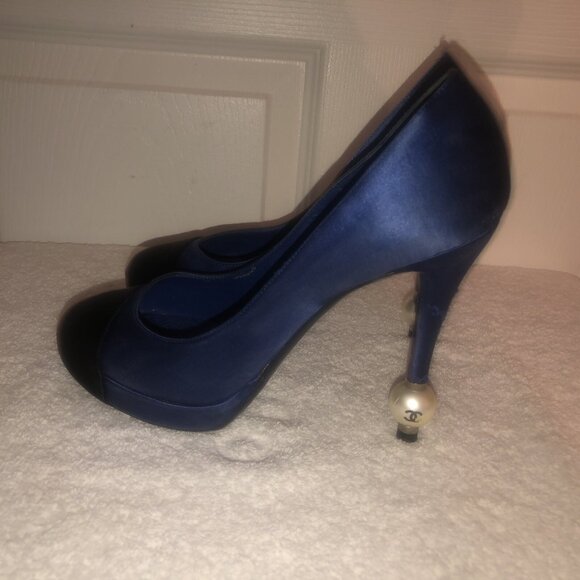 CHANEL Satin Pearl Embellished CC Logo Heels Pumps Shoes Black/blue - Picture 4 of 16